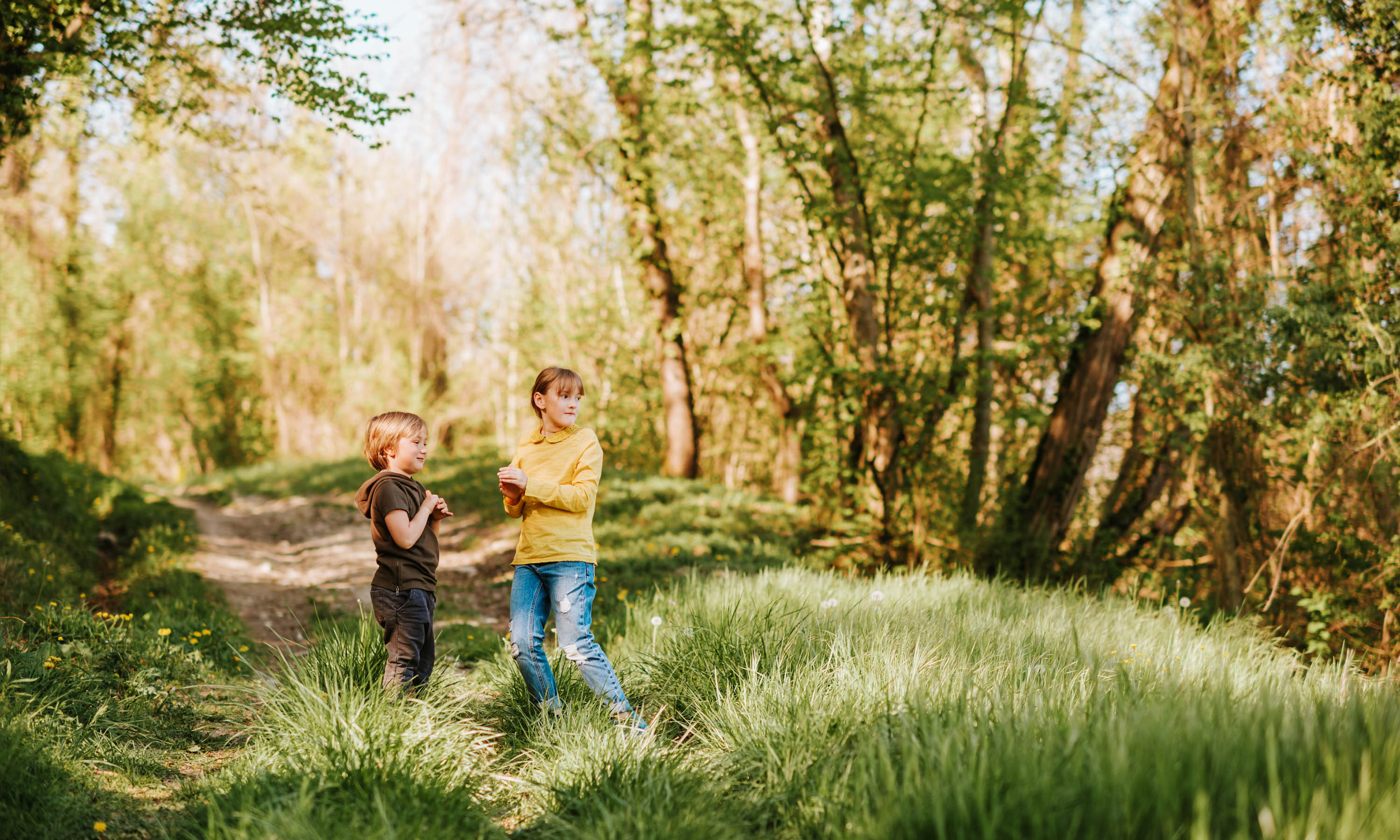Children playing in nature (Image: annanahabed/Adobe Stock)