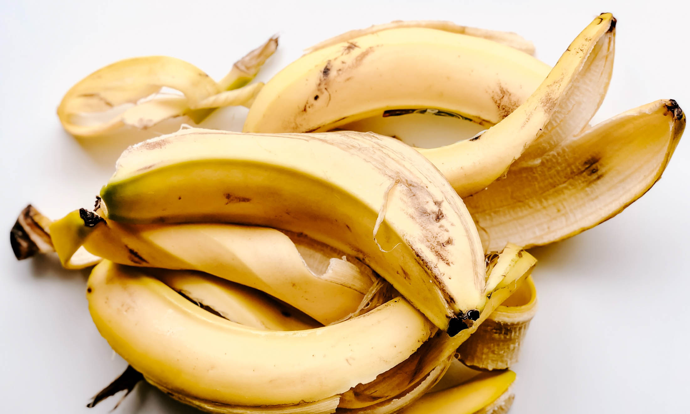 Banana peels have self-cementing properties (Image: Julia Kuzenkov/Unsplash)