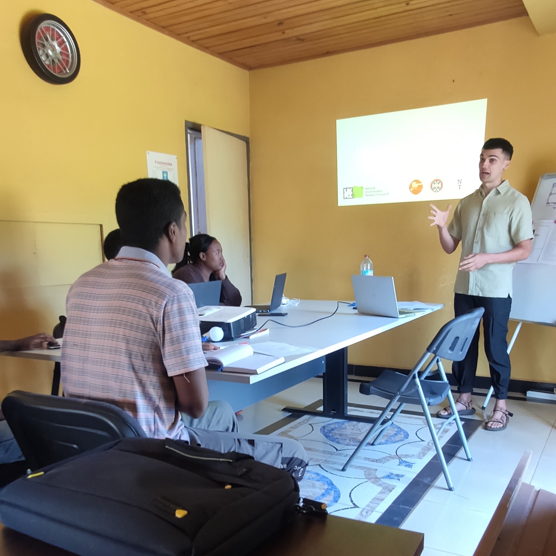 Knowledge exchange: sharing the research methods with field staff at Kew Madagascar’s Conservation Centre, Ambatofinandrahana